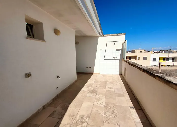 Quadrilocale Dafne 2 In Centro Vista Mare Salento Ugento Vakantiehuis Torre San Giovanni