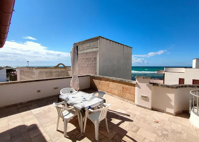 Quadrilocale Dafne 2 In Centro Vista Mare Salento Ugento בית נופש